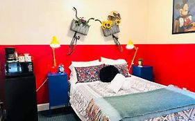 Bright Studio Gaslamp! Super Close To Balboa Park Located Near San Diego Downtown!